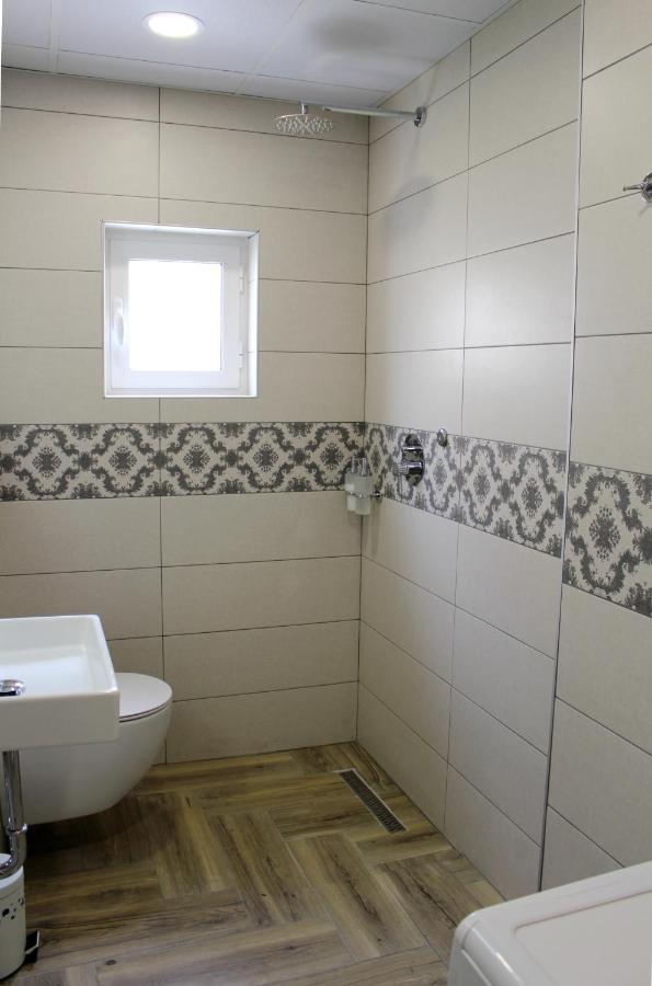 2V1 - Myslym Shyri Apartman Tirana Kültér fotó