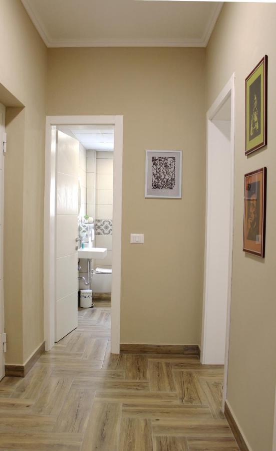 2V1 - Myslym Shyri Apartman Tirana Kültér fotó